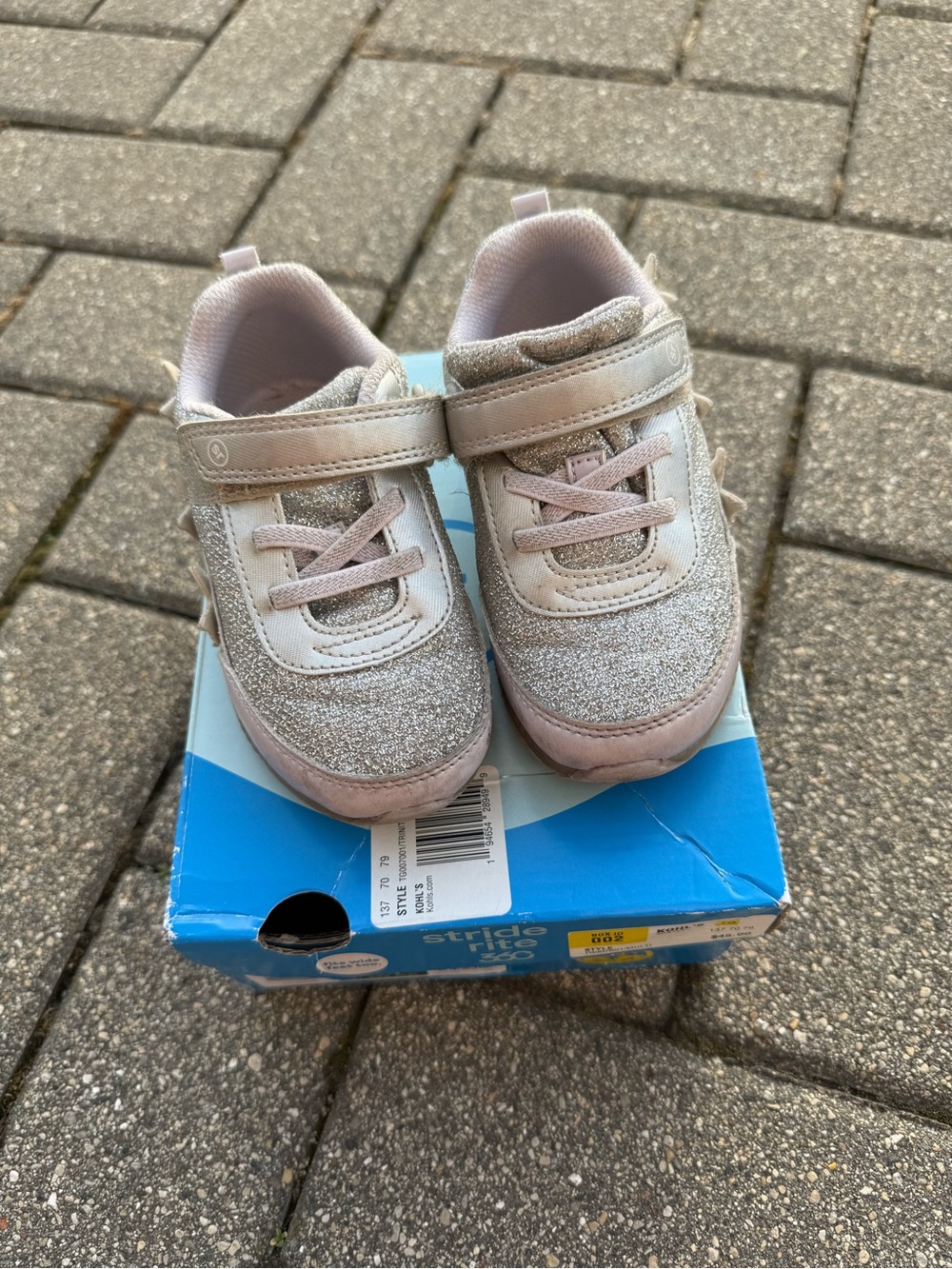 Kids stride Rite 360 Sparkle Velcro  Sneakers in Light purple size 8